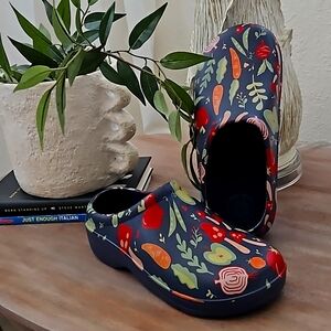 Totes garden clogs